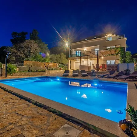 Διαμέρισμα Luka & Lorena *