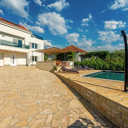 Luka & Lorena Apartamento Galovac (Zadar)