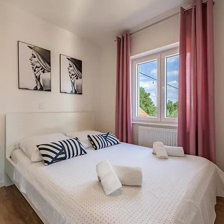 Apartamento Luka & Lorena *