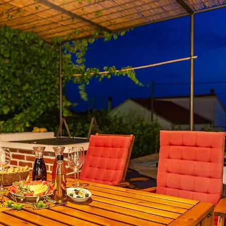 Luka & Lorena Apartamento Galovac (Zadar)